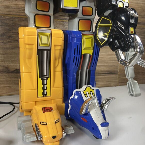 Vintage Power Rangers Megazord Deluxe RC Saban 14" Works Great - Picture 2 of 9